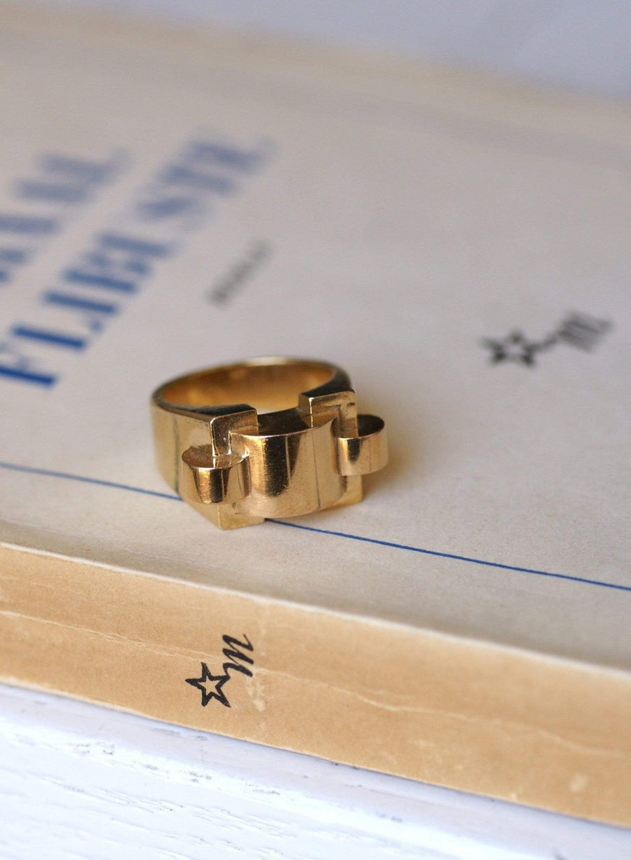 Modernist Tank ring in yellow gold - Penelope Gallery