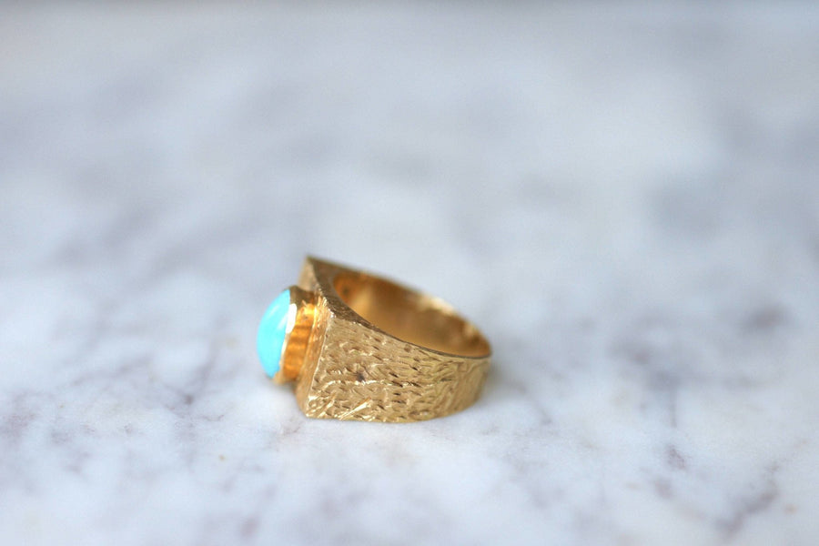 Hammered gold and turquoise signet ring - Penelope Gallery