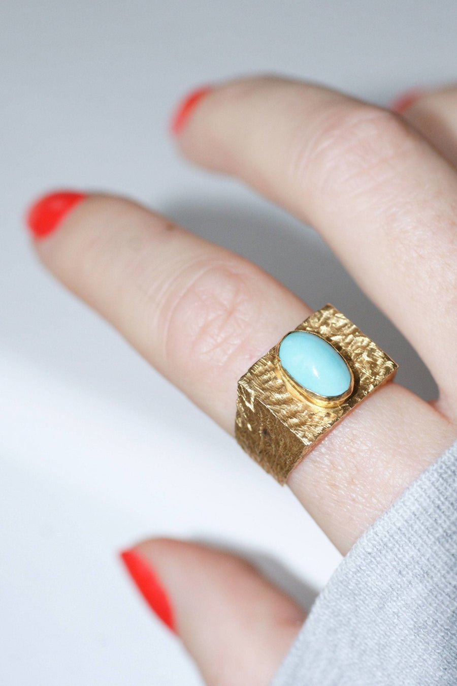 Hammered gold and turquoise signet ring - Penelope Gallery