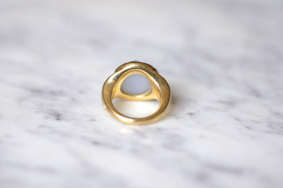Antique style gold and chalcedony grape cameo ring - Galerie Pénélope