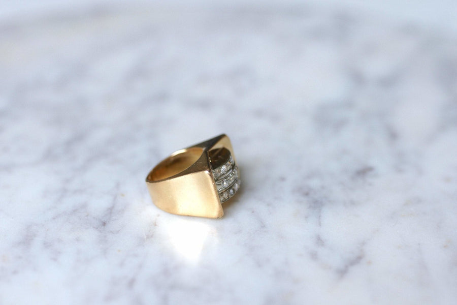 Gold and diamond signet ring - Penelope Gallery