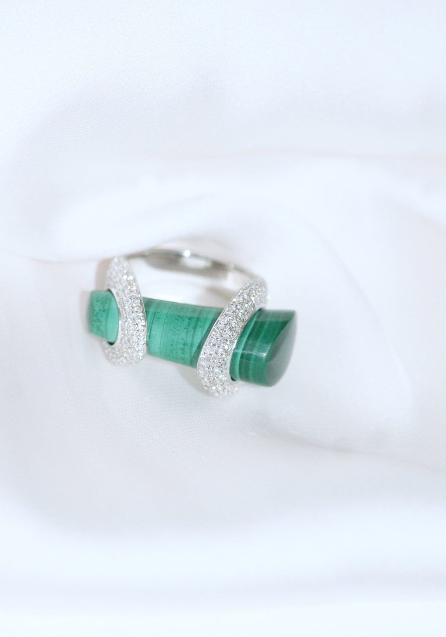 Gucci Cocktail Ring, malachite and diamonds on white gold - Penelope Gallery