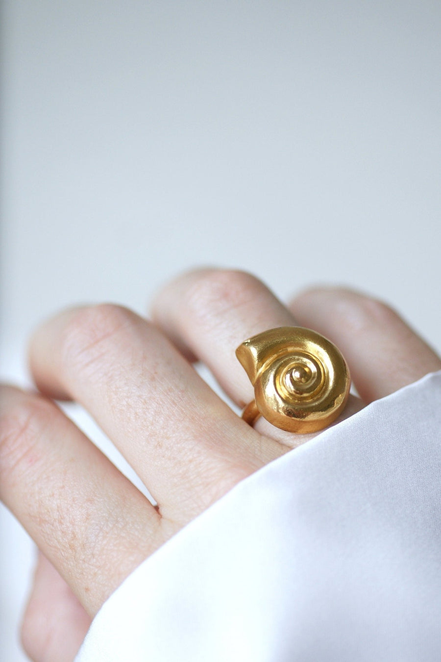 Lalaounis gold shell ring - Galerie Pénélope