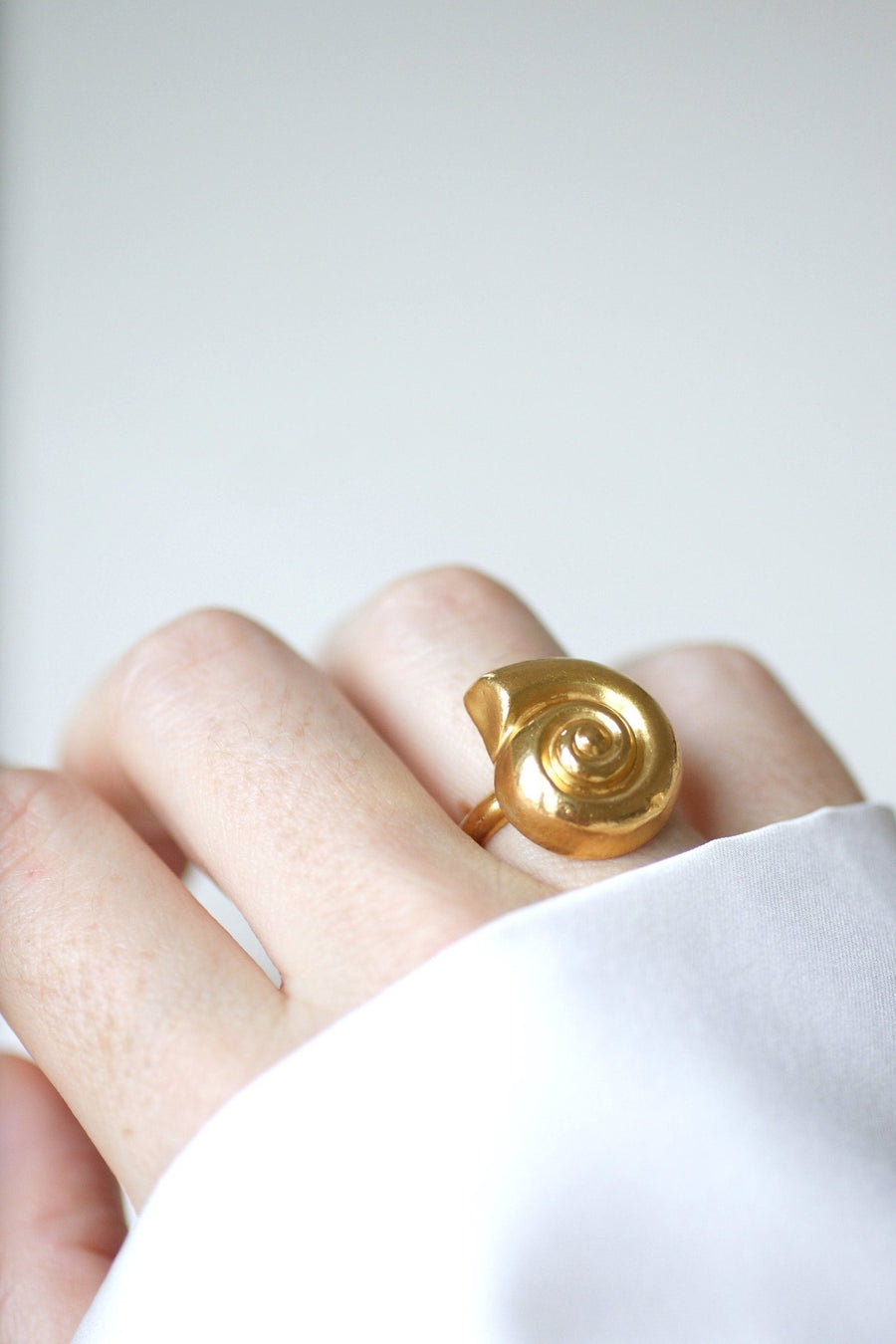 Lalaounis gold shell ring - Galerie Pénélope