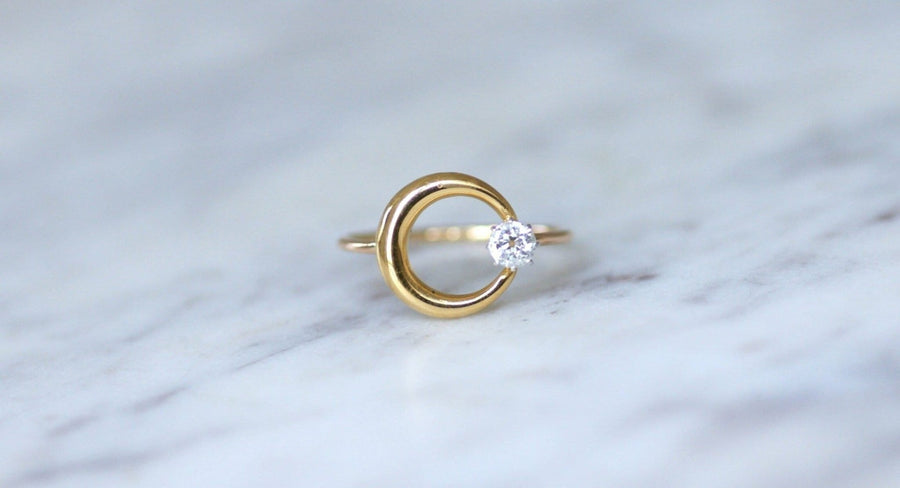 Diamond and gold crescent moon ring - Galerie Pénélope