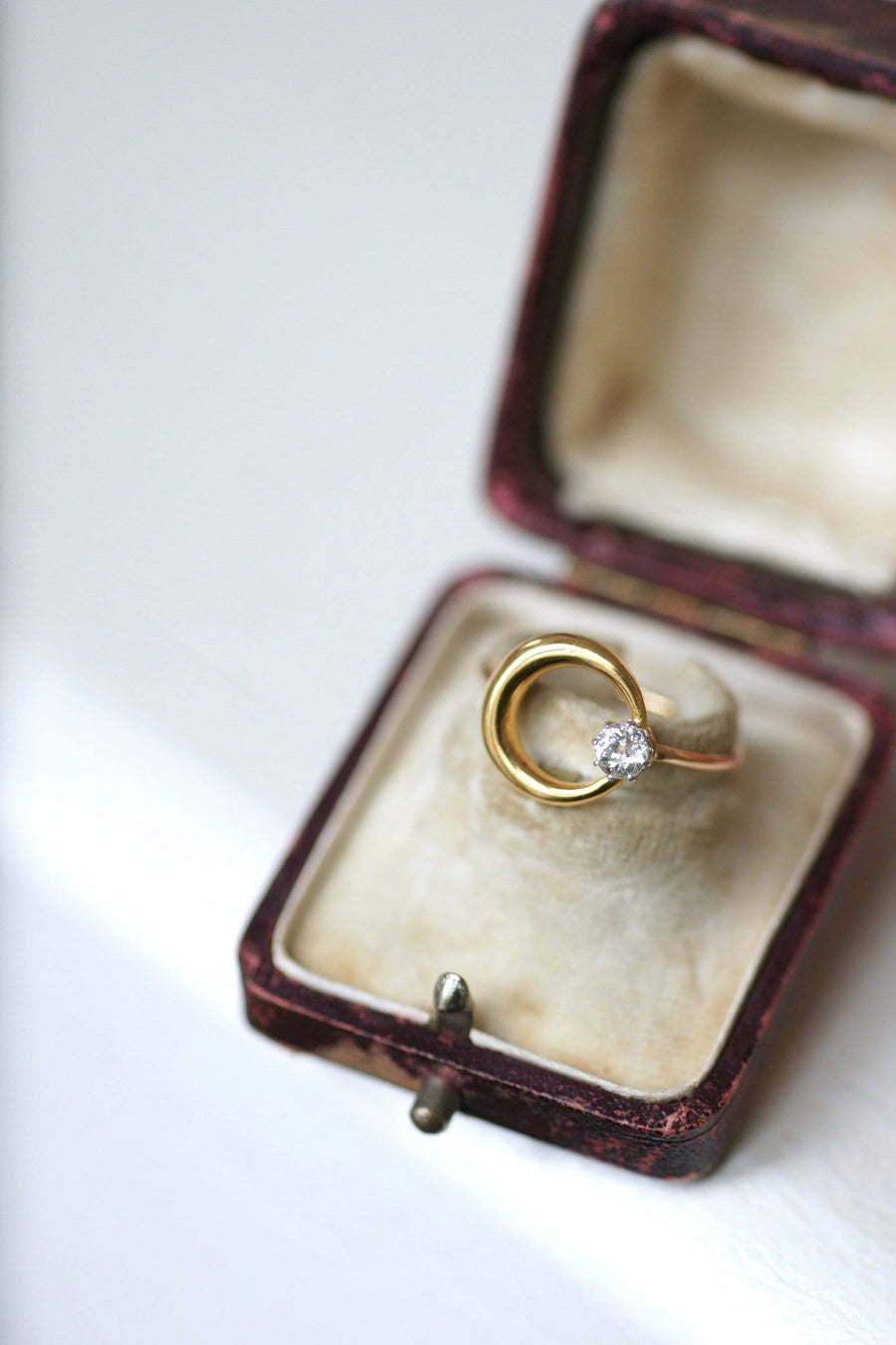 Diamond and gold crescent moon ring - Galerie Pénélope