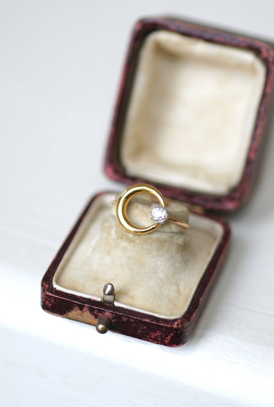 Diamond and gold crescent moon ring - Galerie Pénélope