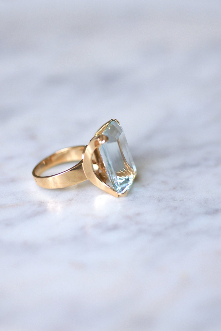 Vintage Aquamarine Cocktail Ring 15 Cts on pink gold - Galerie Pénélope