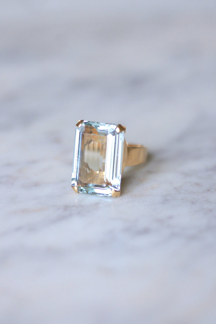 Vintage Aquamarine Cocktail Ring 15 Cts on pink gold - Galerie Pénélope