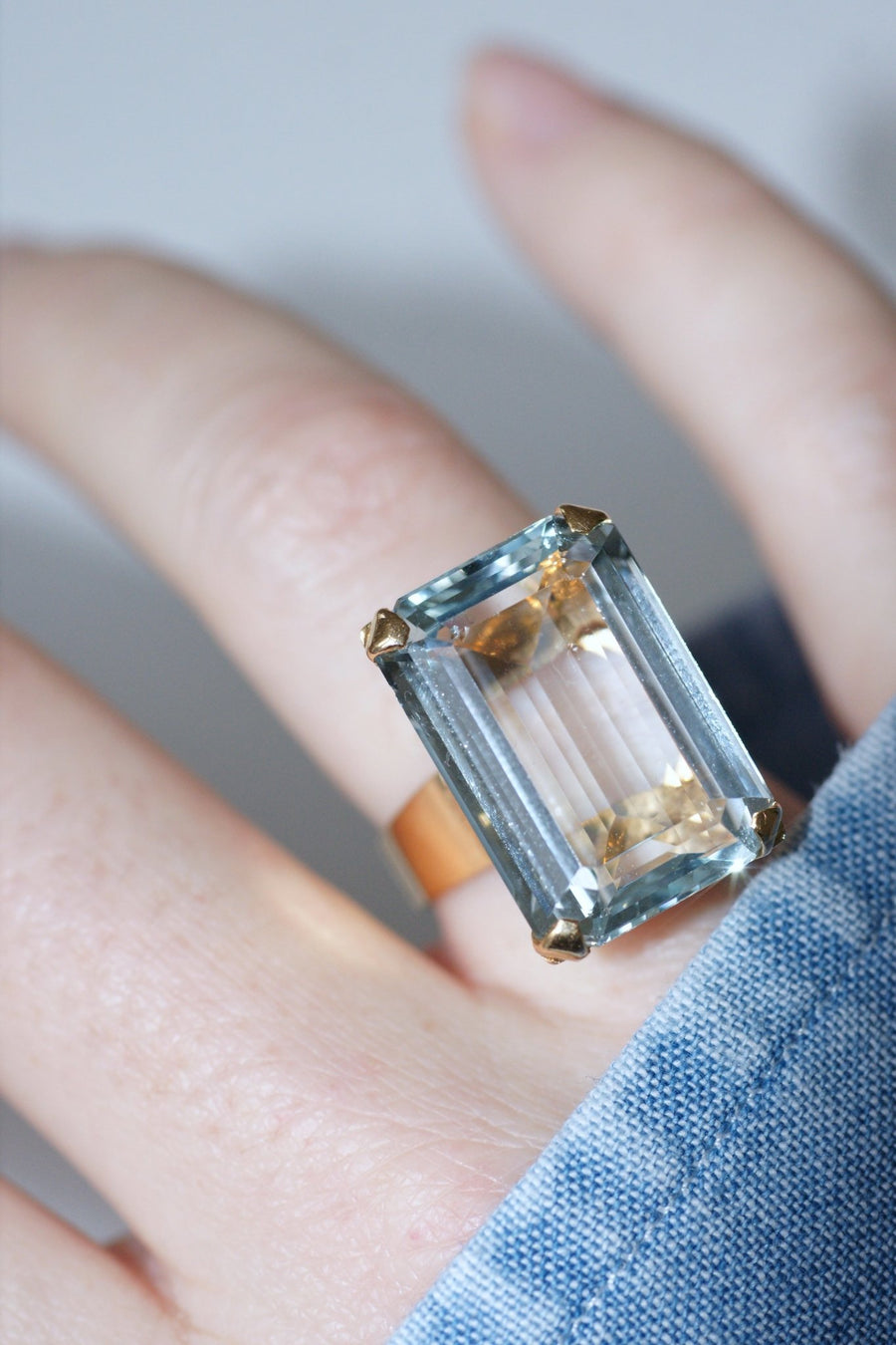 Vintage Aquamarine Cocktail Ring 15 Cts on pink gold - Galerie Pénélope