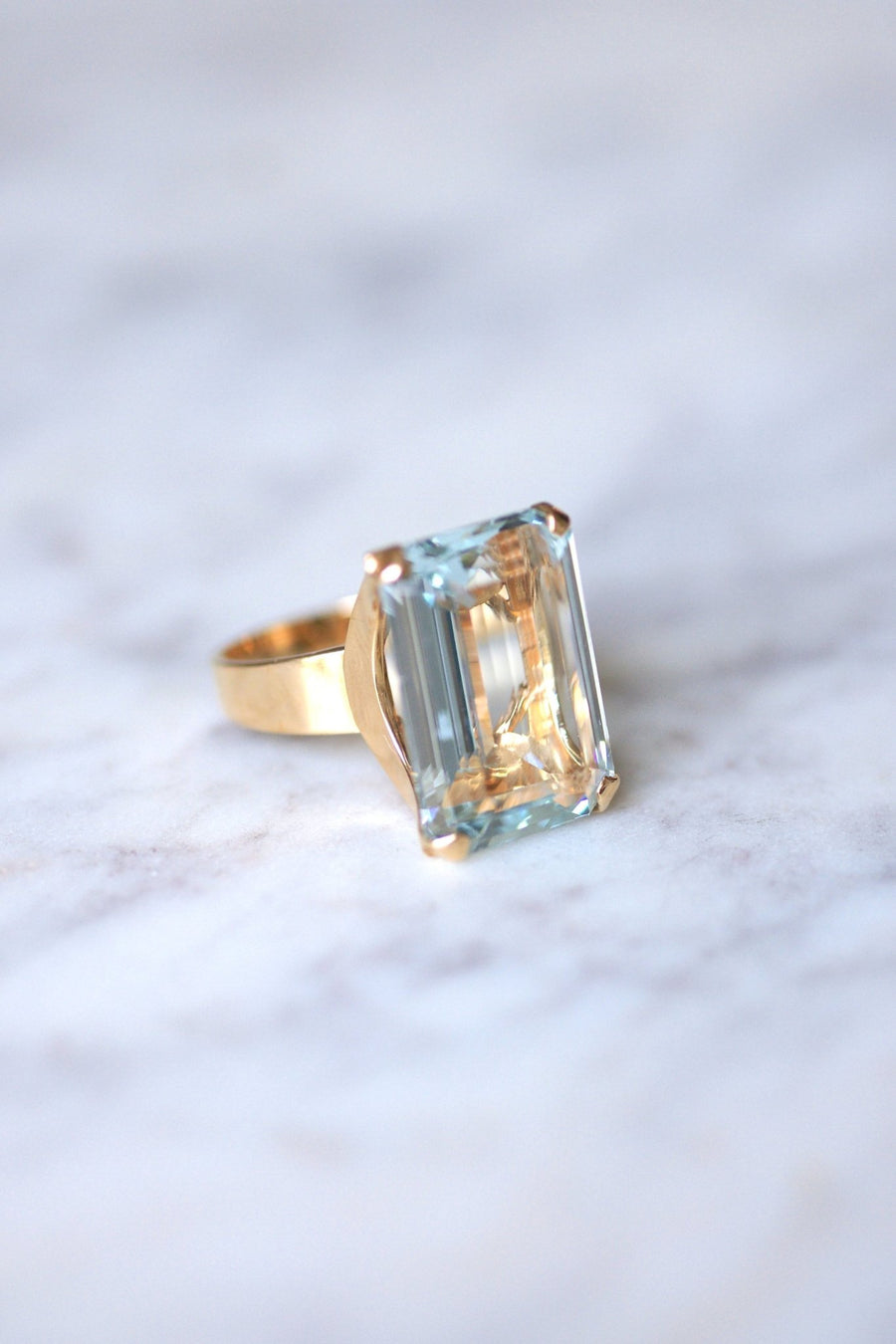Vintage Aquamarine Cocktail Ring 15 Cts on pink gold - Galerie Pénélope