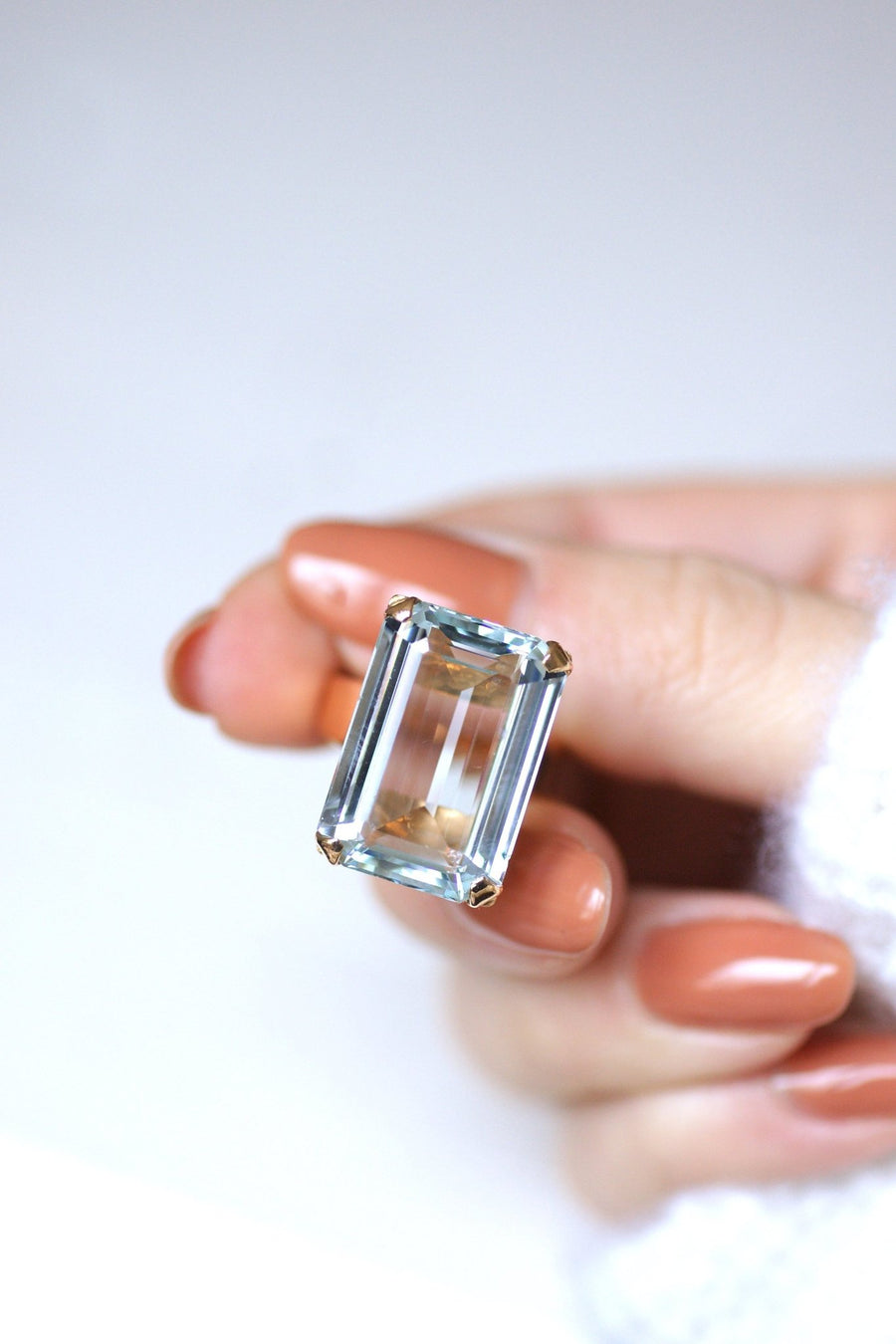 Vintage Aquamarine Cocktail Ring 15 Cts on pink gold - Galerie Pénélope