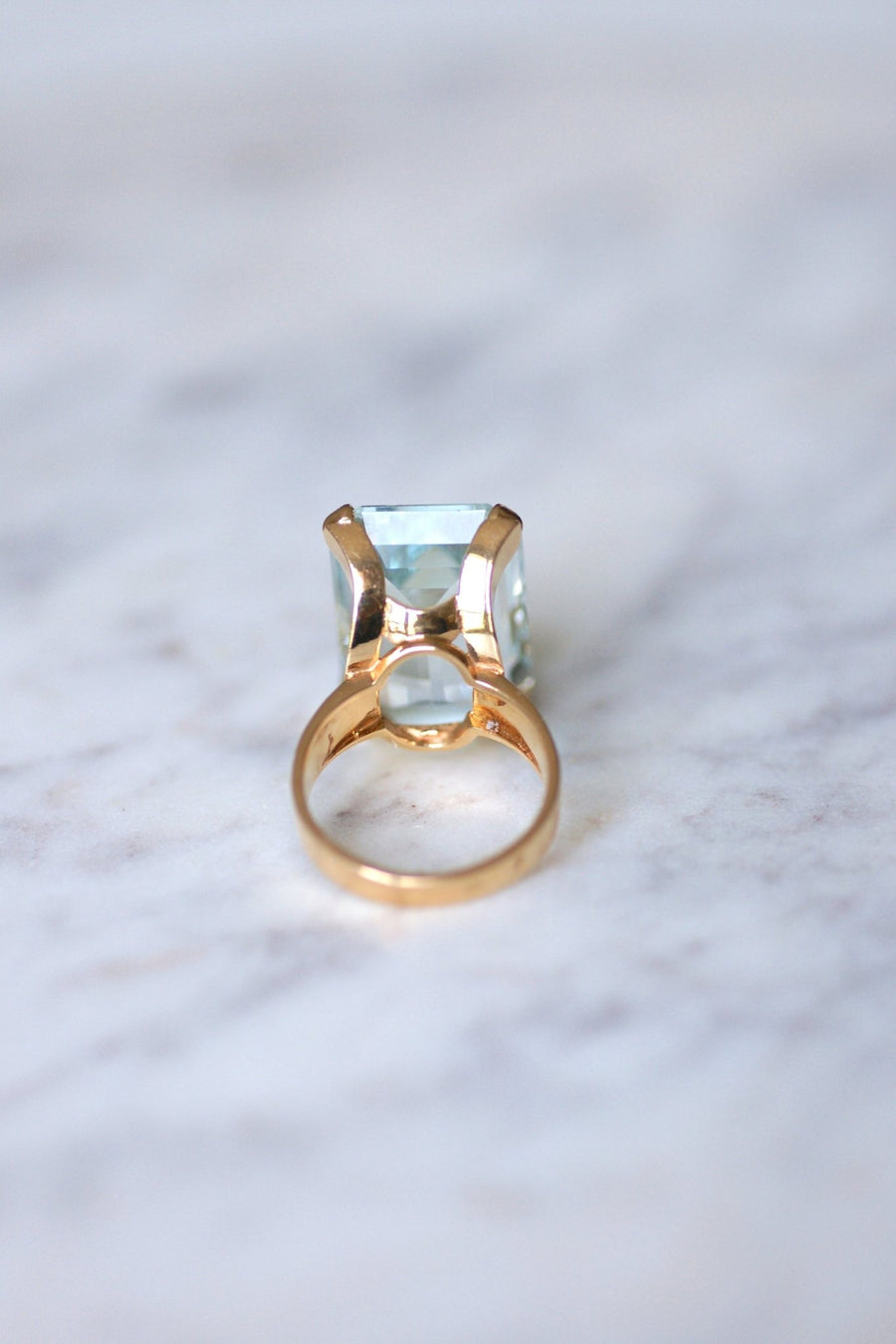 Vintage Aquamarine Cocktail Ring 15 Cts on pink gold - Galerie Pénélope