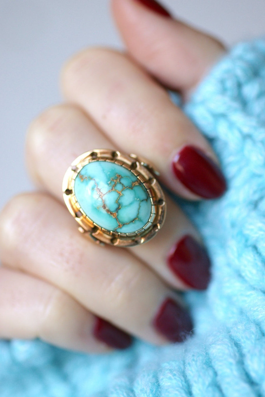 Vintage cocktail ring in 14Kt rose gold and turquoise cabochon - Galerie Pénélope
