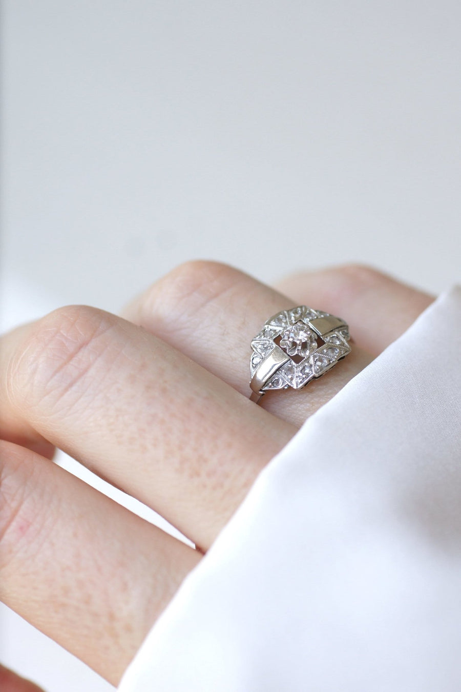 Art Deco diamond engagement ring - Penelope Gallery
