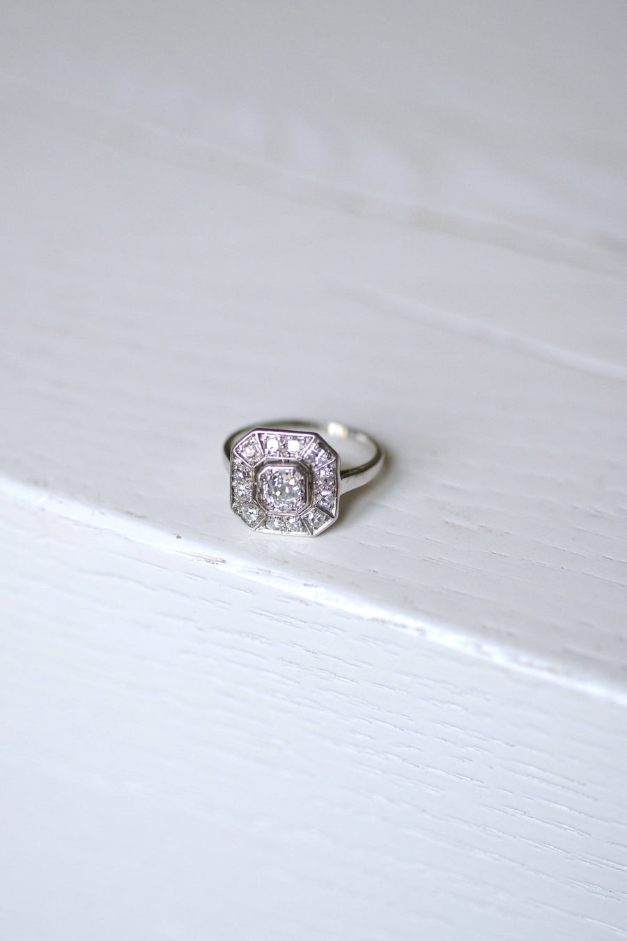 Art Deco octagonal platinum and diamond engagement ring - Galerie Pénélope