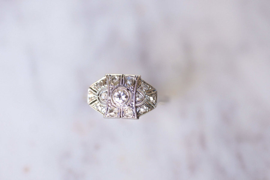 Art Deco platinum, white gold and diamonds engagement ring - Galerie Pénélope
