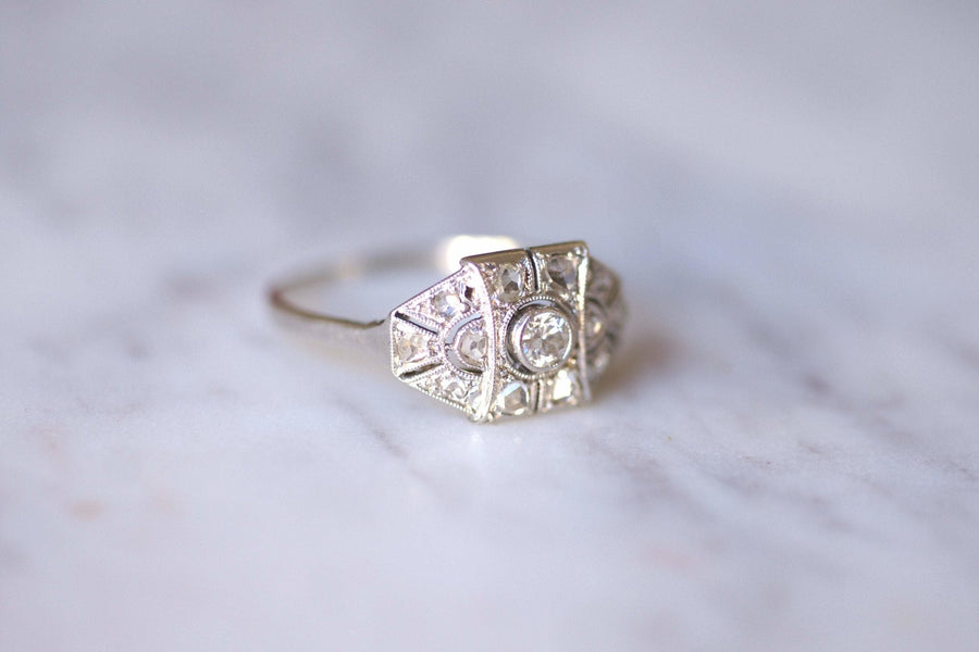 Art Deco platinum, white gold and diamonds engagement ring - Galerie Pénélope