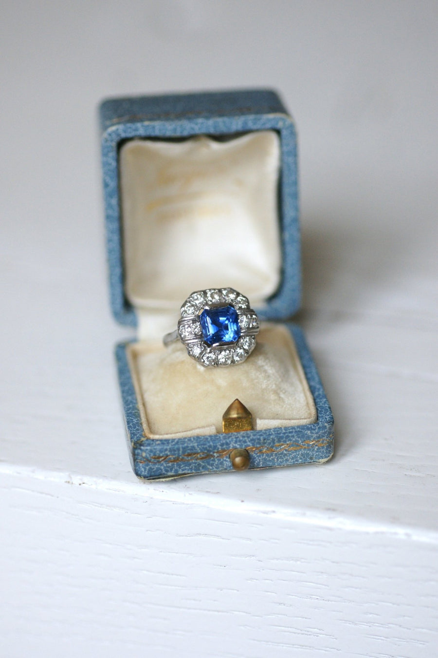 Art Deco Sapphire 2.57 Cts diamond setting engagement ring on platinum - Galerie Pénélope