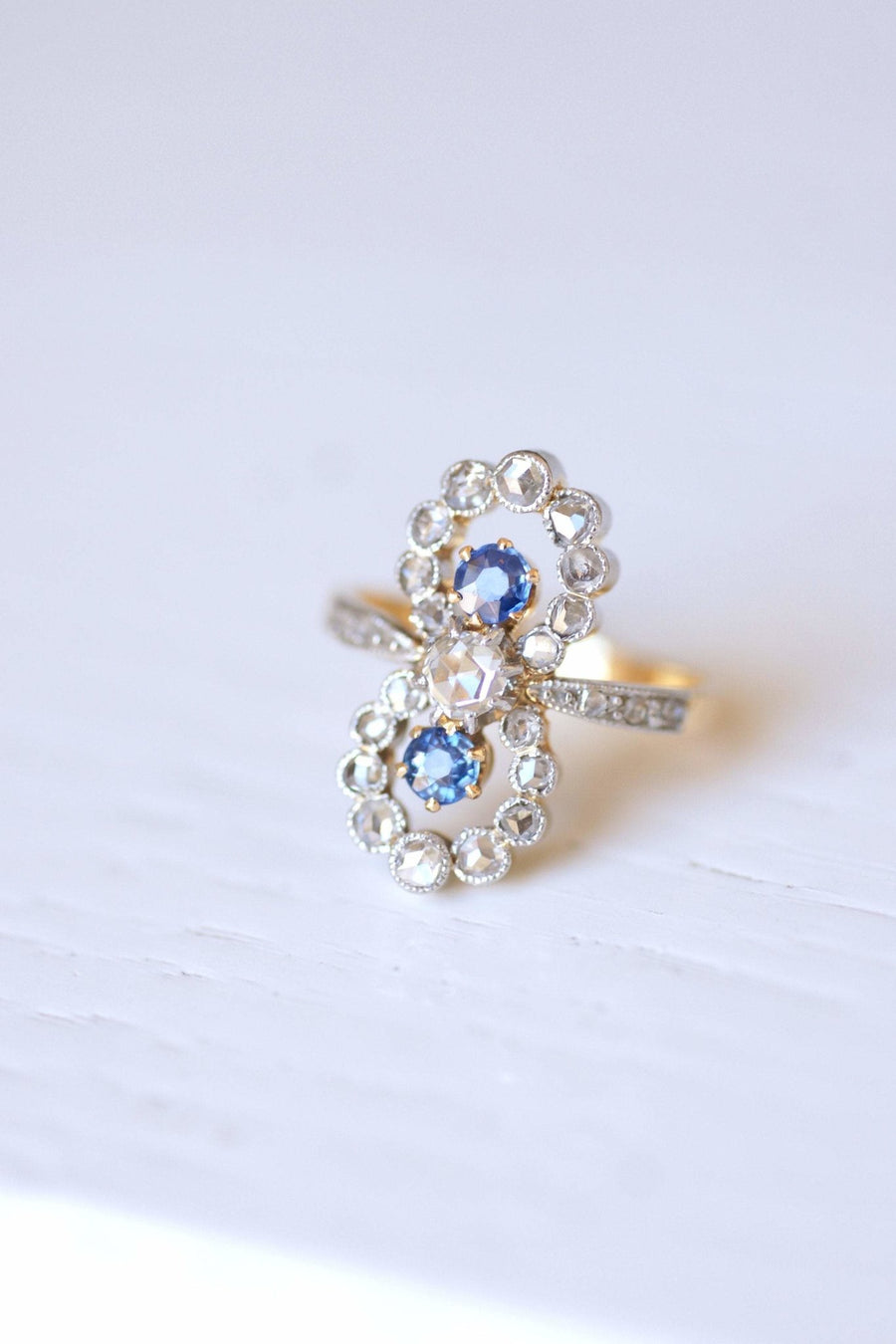 Belle Epoque engagement ring sapphires and diamonds on gold and platinum - Galerie Pénélope