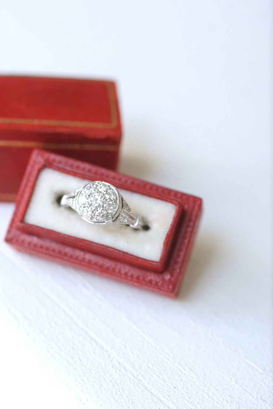 Round Art Deco diamond engagement ring - Penelope Gallery