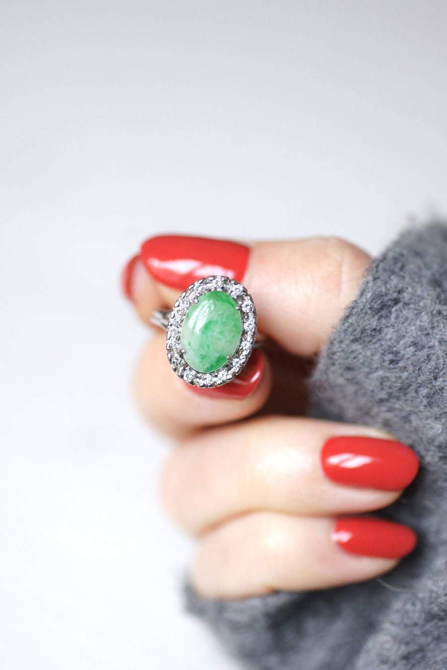 Jade engagement ring surrounded by diamonds on white gold - Galerie Pénélope