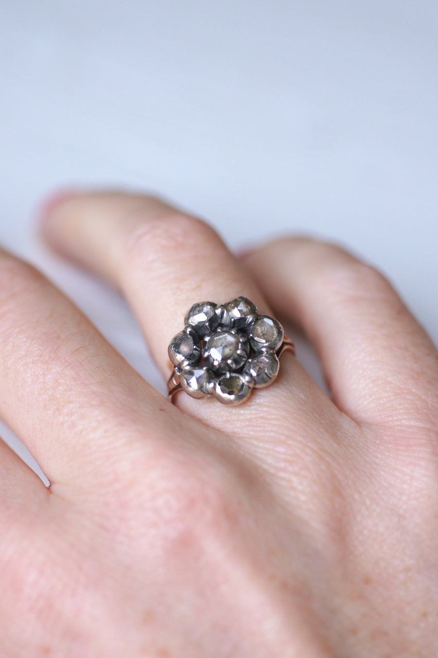 Antique gold and diamonds daisy engagement ring - Galerie Pénélope