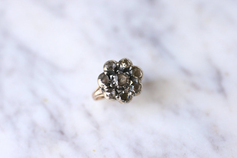 Antique gold and diamonds daisy engagement ring - Galerie Pénélope
