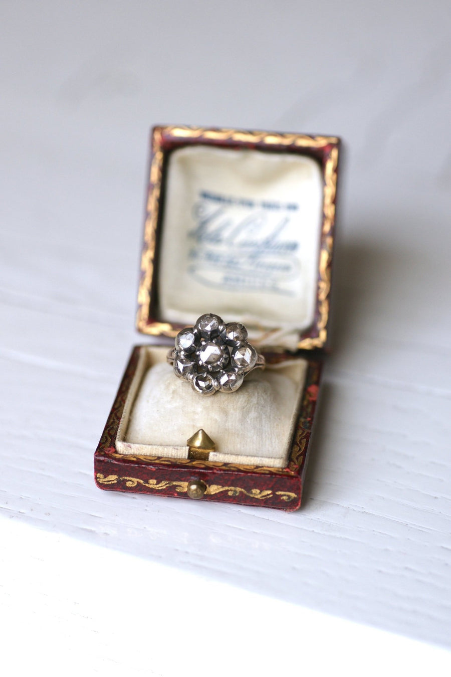 Antique gold and diamonds daisy engagement ring - Galerie Pénélope