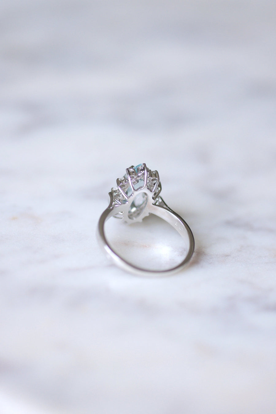 Aquamarine marquise engagement ring with diamonds on white gold - Galerie Pénélope