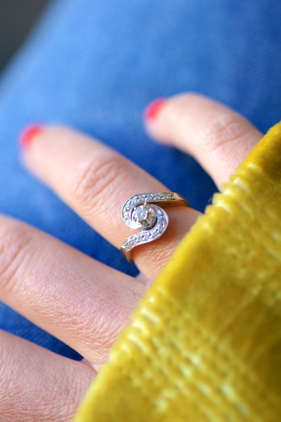 Belle Epoque style Tourbillon engagement ring in gold and diamonds - Galerie Pénélope