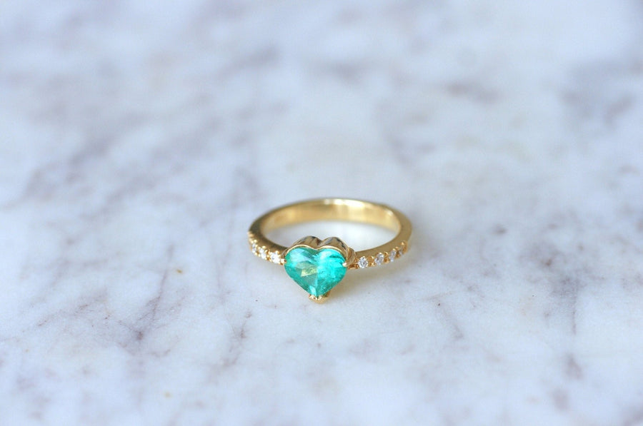 Vintage engagement ring, emerald heart and diamonds on yellow gold - Penelope Gallery