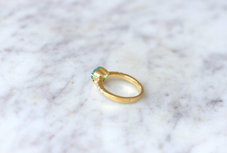 Vintage engagement ring, emerald heart and diamonds on yellow gold - Penelope Gallery