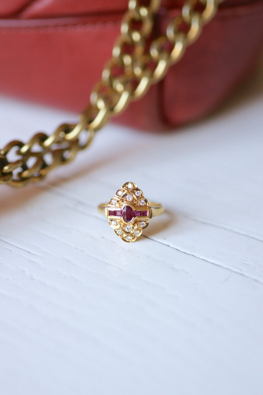 Vintage engagement ring ruby surrounded by diamonds on yellow gold - Galerie Pénélope