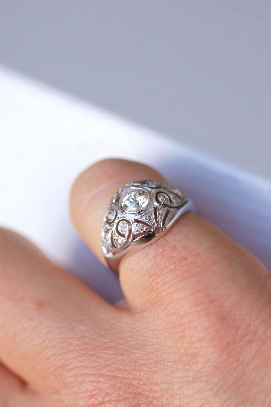 Art Deco platinum and diamonds dome ring - Galerie Pénélope