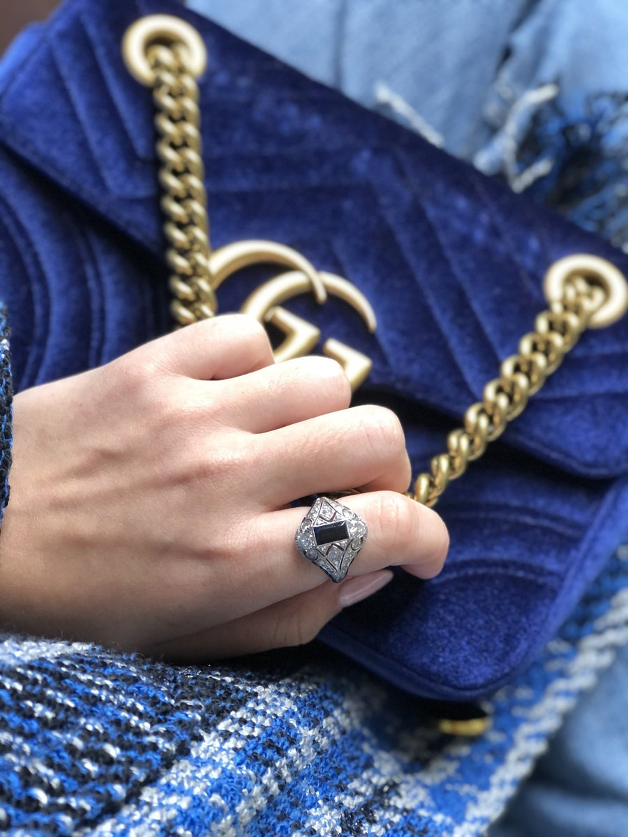 Art Deco platinum, sapphires and diamonds dome ring - Galerie Pénélope