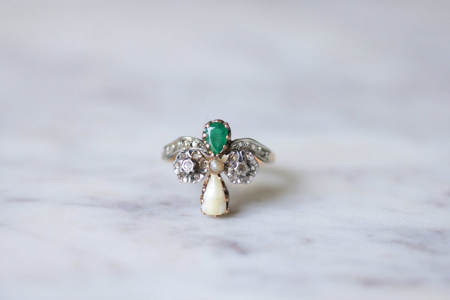 Antique Duchesse gold, emerald, diamond and milk tooth ring - Galerie Pénélope