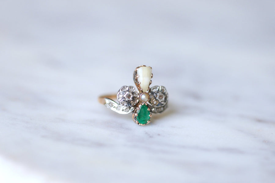 Antique Duchesse gold, emerald, diamond and milk tooth ring - Galerie Pénélope