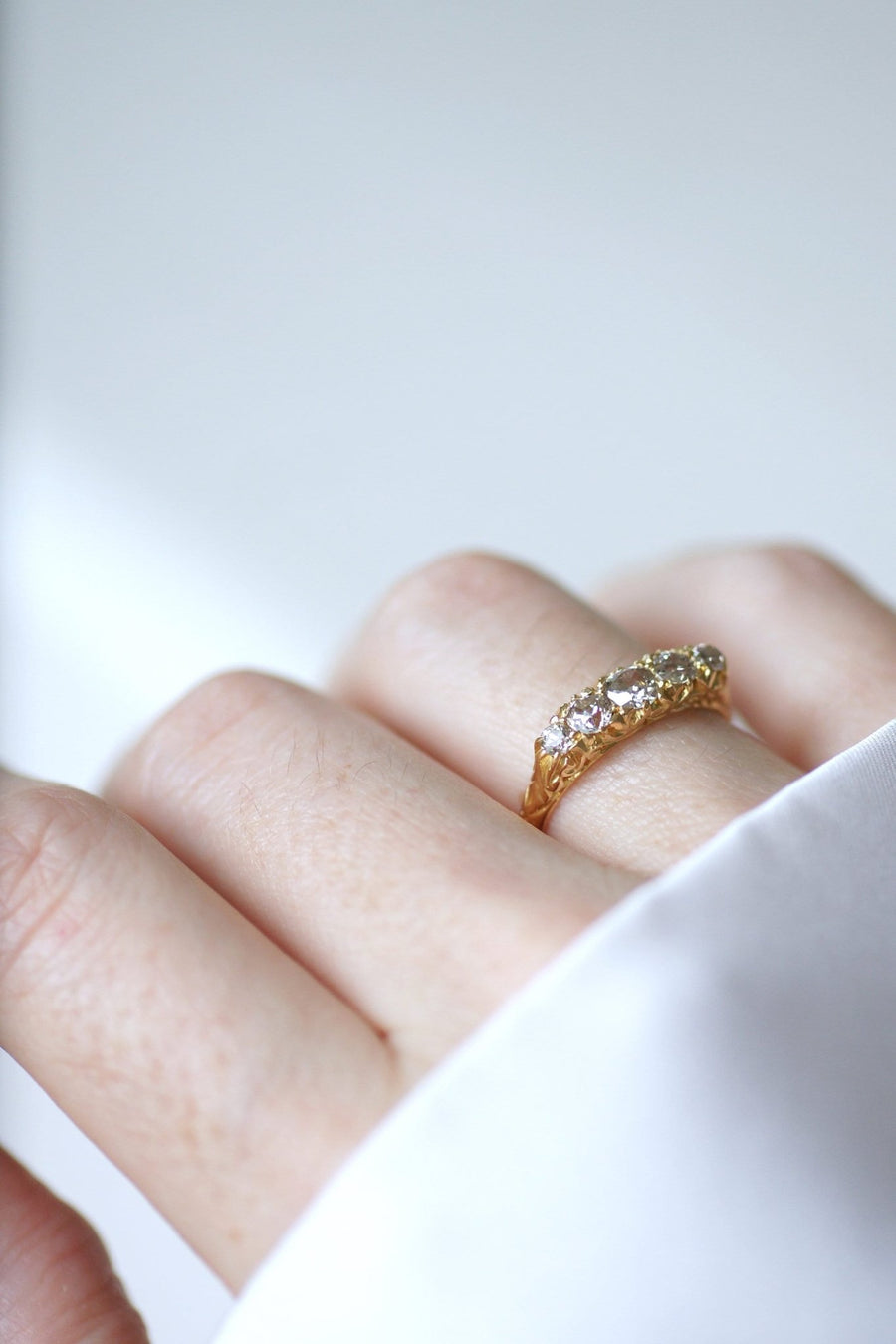 Diamonds on gold garter ring - Galerie Pénélope