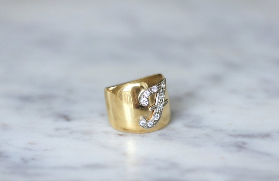 Gold ring letter F - Penelope Gallery