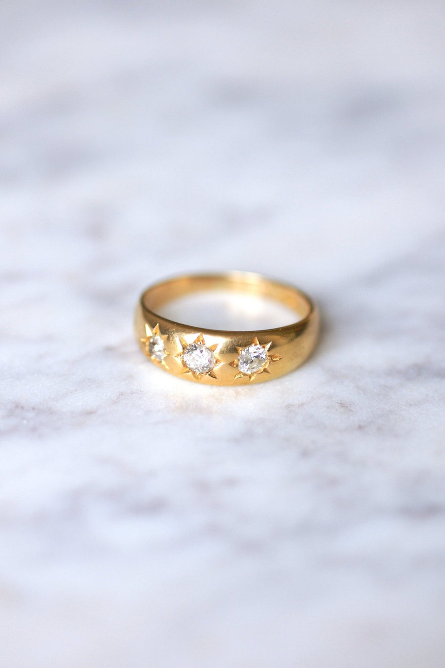 18Kt yellow gold and three diamonds Victorian rush ring - Galerie Pénélope