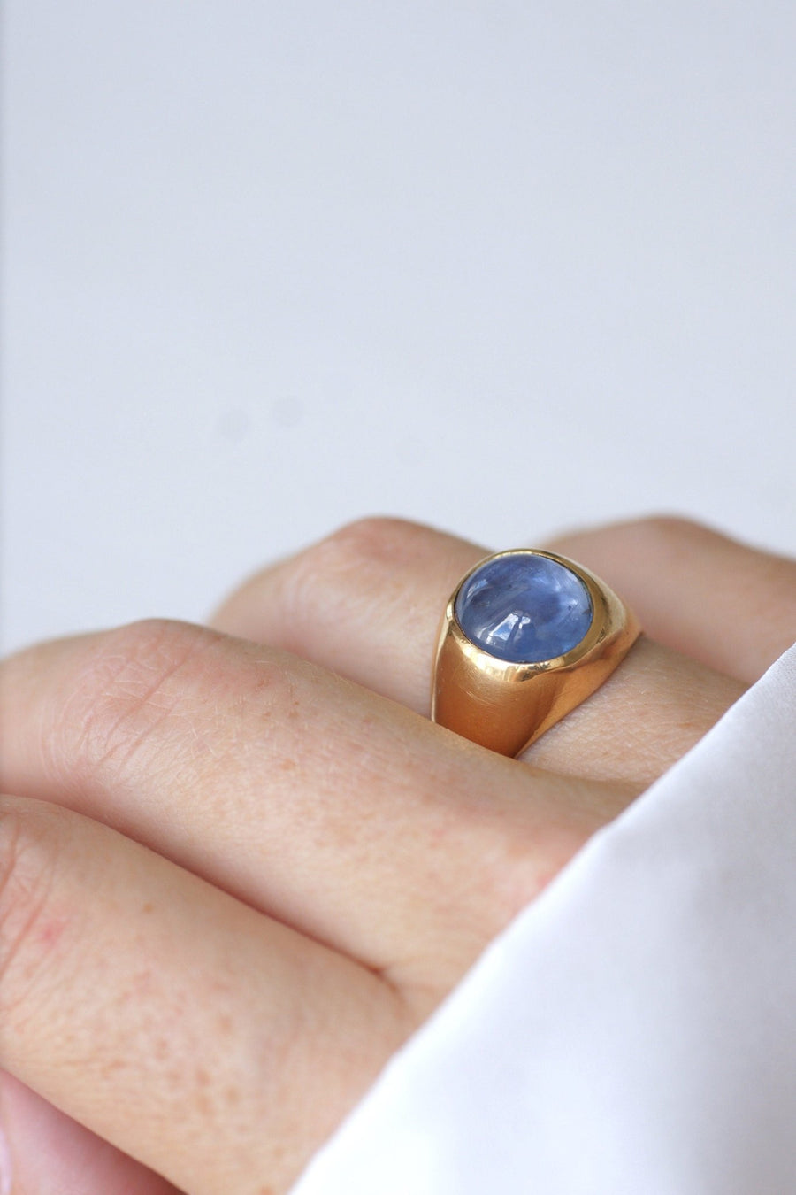 Vintage yellow gold and star sapphire ring - Galerie Pénélope