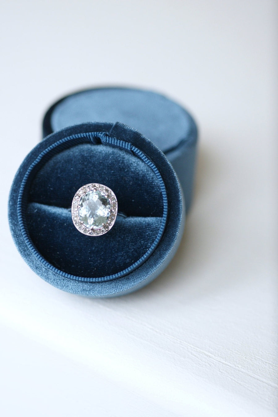 Antique daisy ring with aquamarine and diamonds - Galerie Pénélope