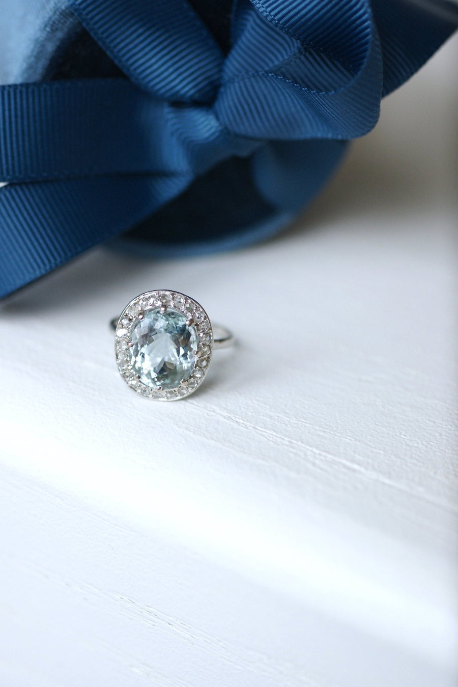 Antique daisy ring with aquamarine and diamonds - Galerie Pénélope