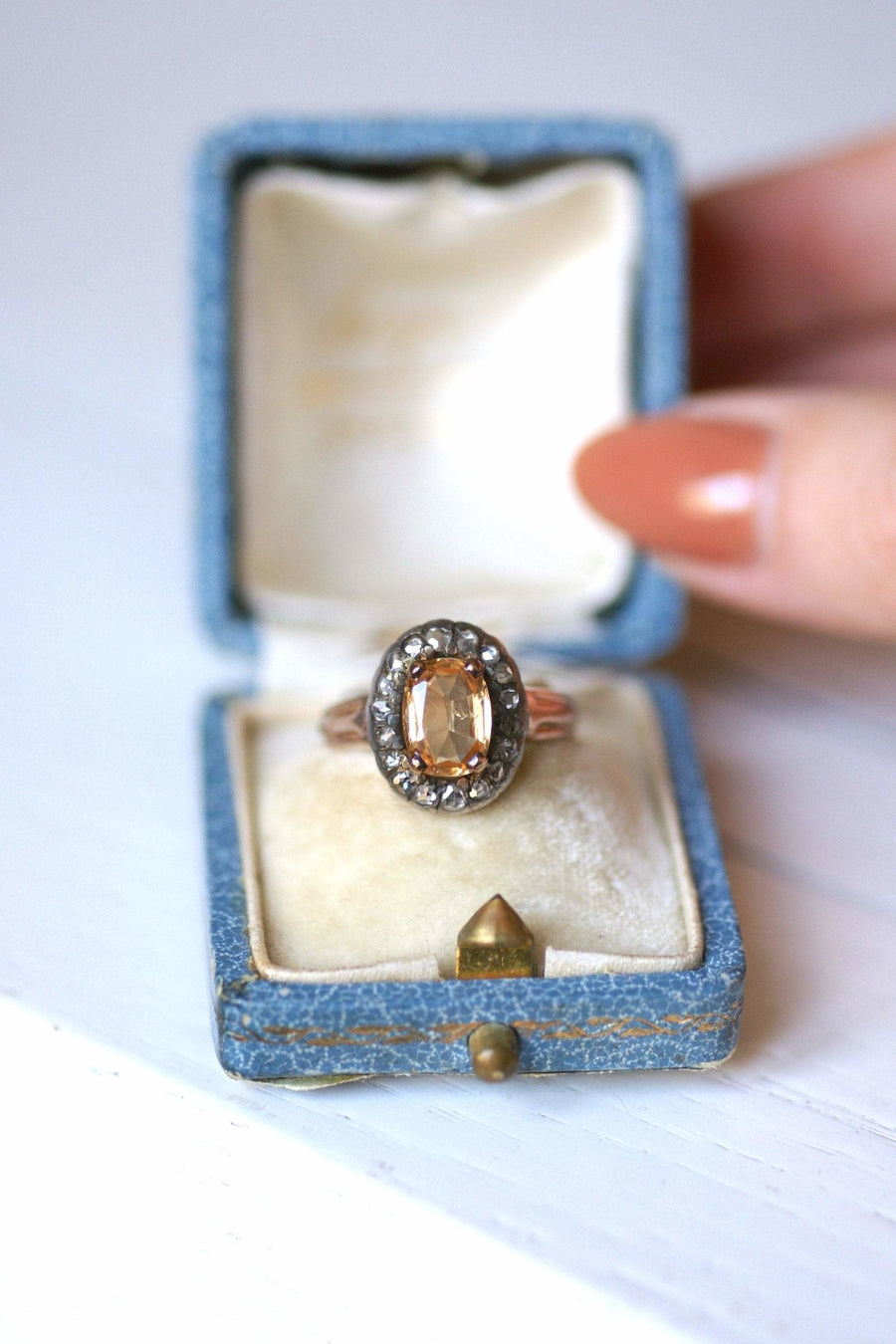 Antique imperial topaz daisy ring surrounded by diamonds - Galerie Pénélope