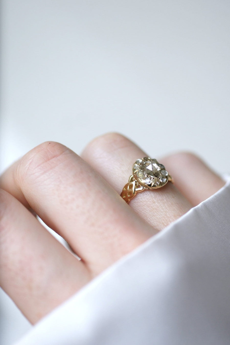Crowned pink diamond daisy ring - Galerie Pénélope