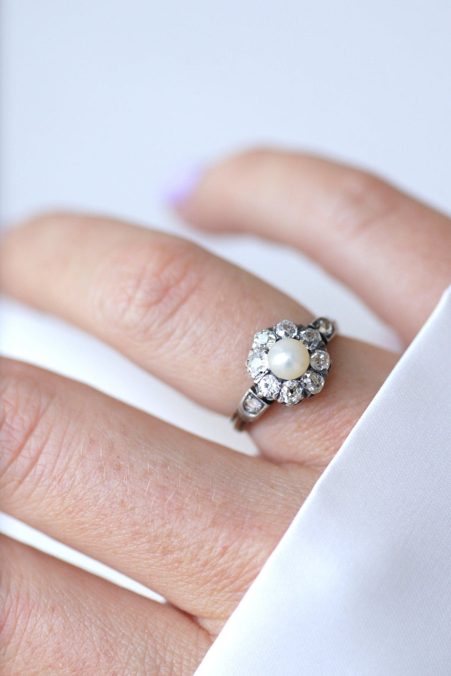 Daisy ring with diamonds and pearl - Penelope Gallery
