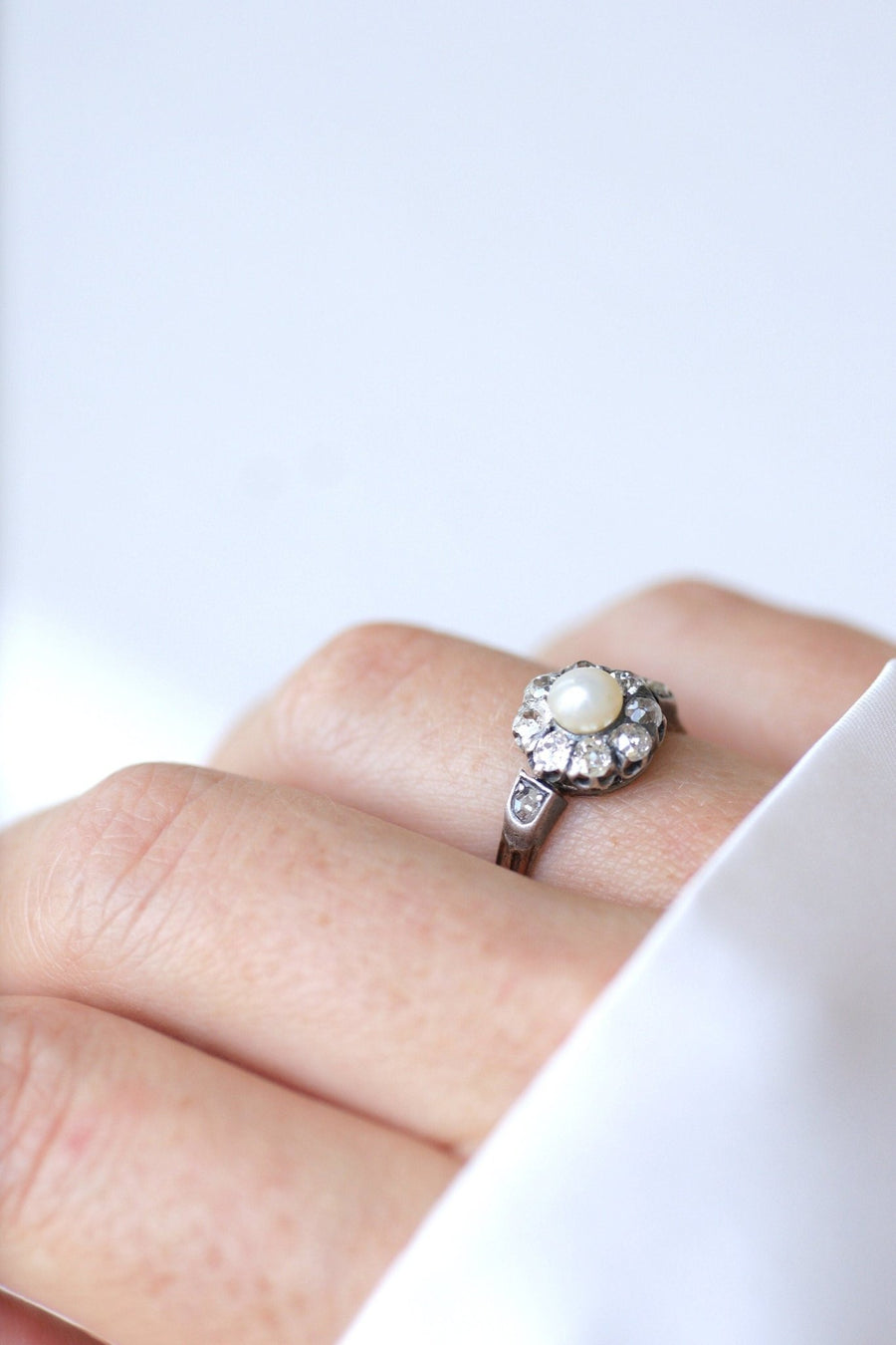Daisy ring with diamonds and pearl - Penelope Gallery