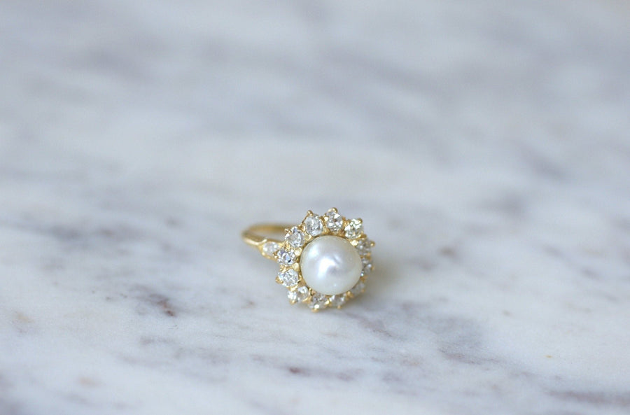 Daisy ring with diamonds and fine pearl - Penelope Gallery
