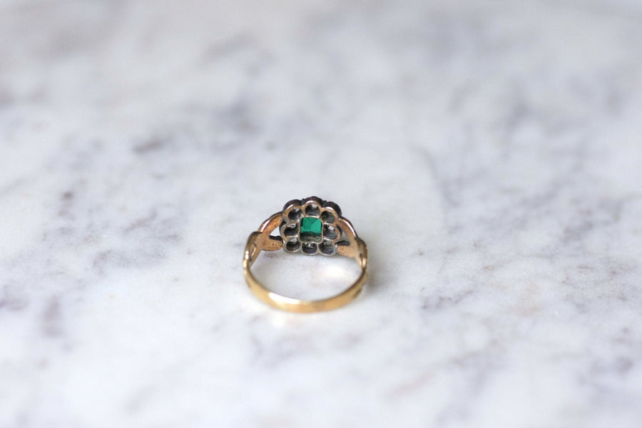 Colombian emerald daisy ring with diamonds - Penelope Gallery